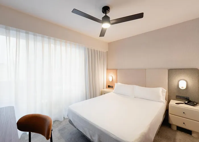 Rh Royal - Recommend For Adults 4*