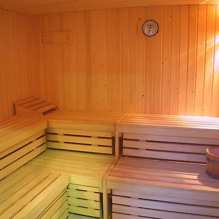 Rh Royal - Recommend For Adults 4*